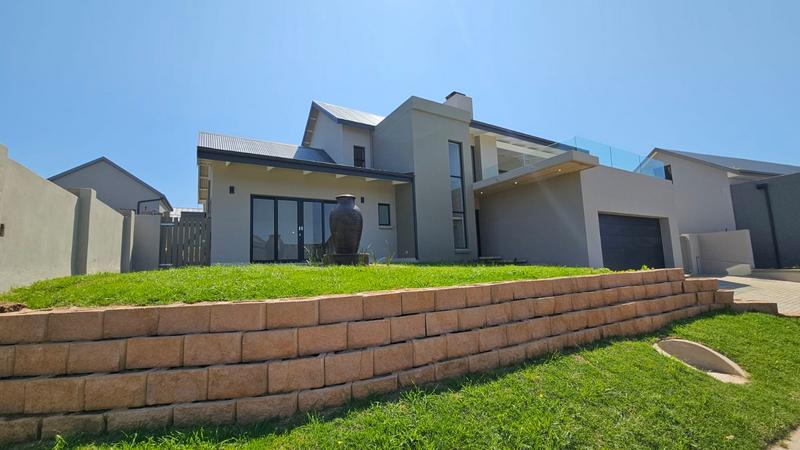 3 Bedroom Property for Sale in Outeniquasbosch Western Cape